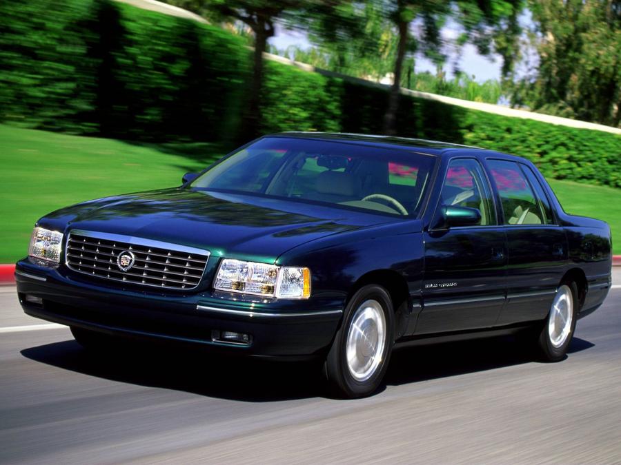 Cadillac DeVille Concours 1997 года  (фото 2 из 21)